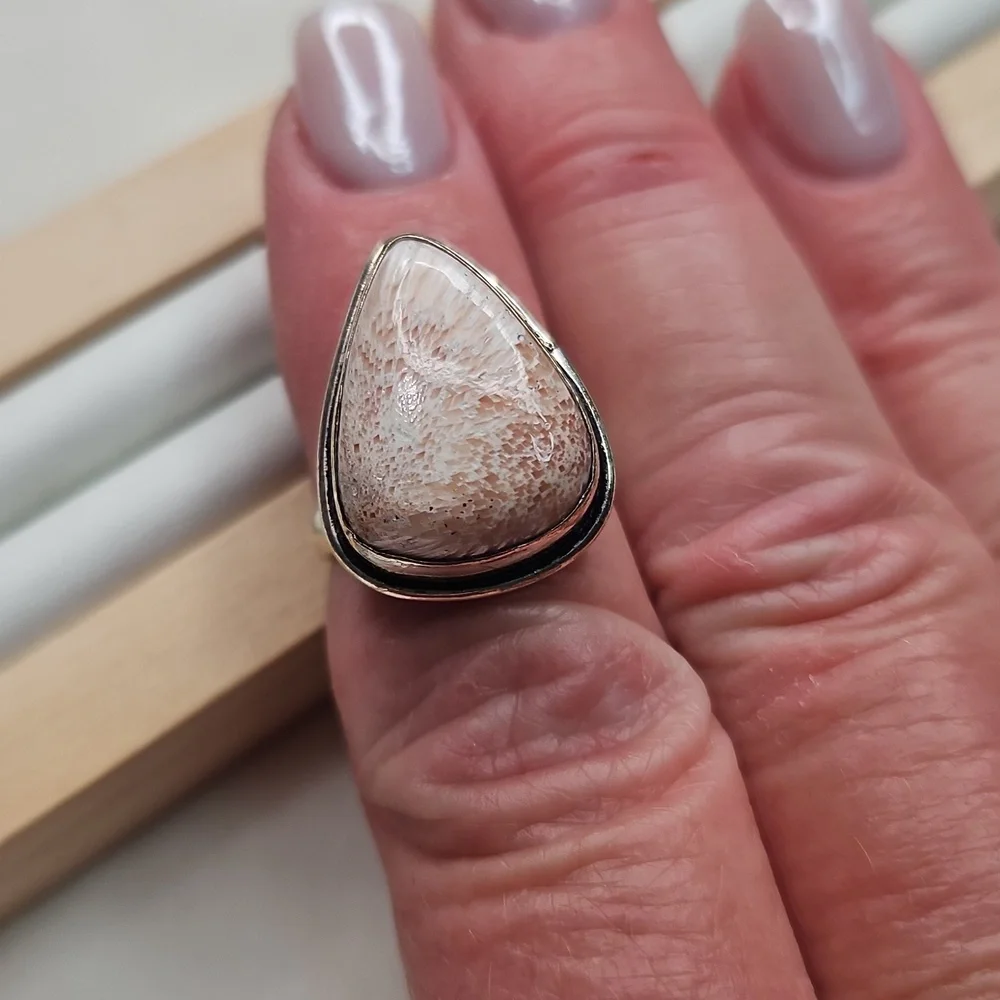Women's Adjustable Scolecite Natural Stone Ring Sterling Silver Plated NWOT